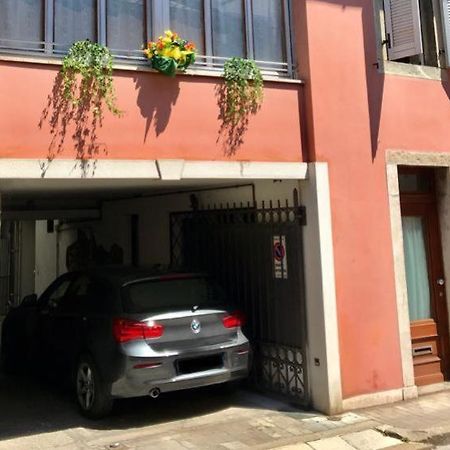 Che Piacere! Udine In Centro Col Posto Auto Διαμέρισμα Εξωτερικό φωτογραφία