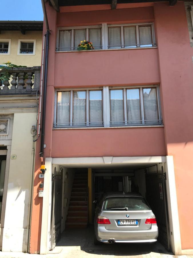 Che Piacere! Udine In Centro Col Posto Auto Διαμέρισμα Εξωτερικό φωτογραφία