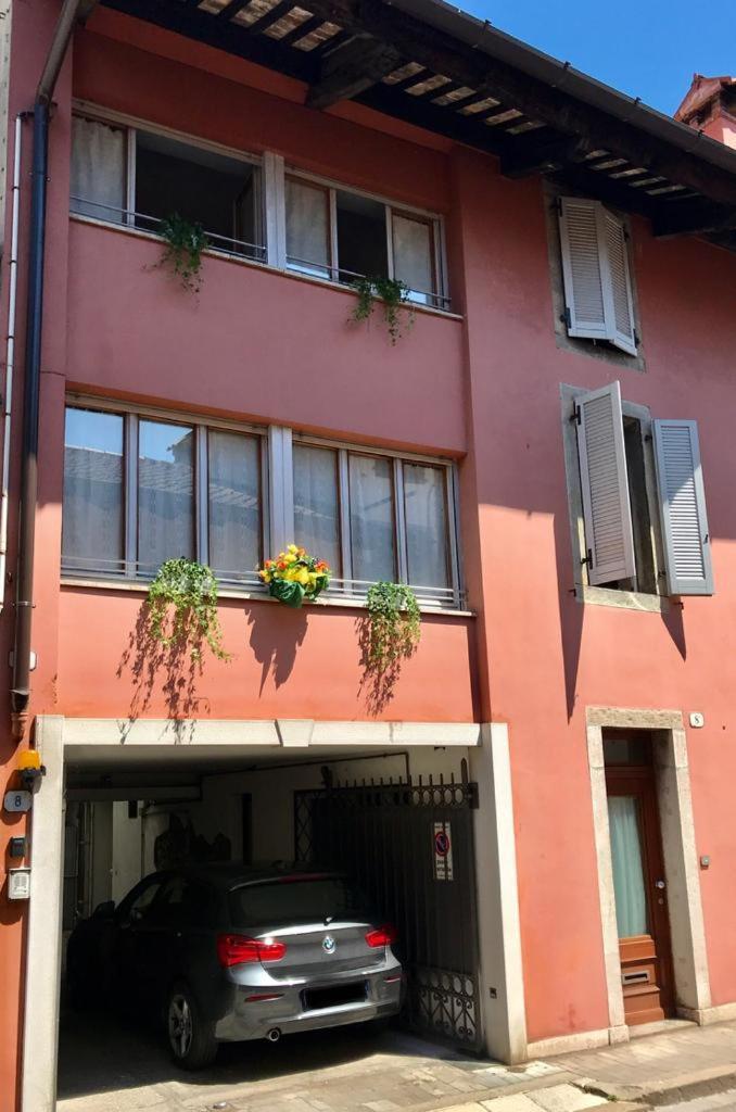 Che Piacere! Udine In Centro Col Posto Auto Διαμέρισμα Εξωτερικό φωτογραφία